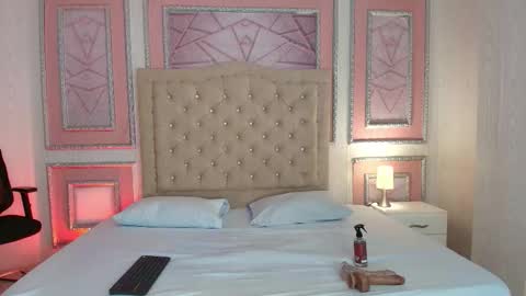 Dulce  online show from February 22, 4:35 am