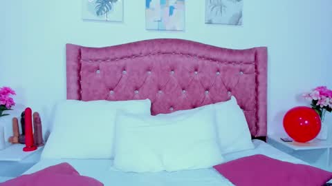 Dulce  online show from December 29, 2:10 pm