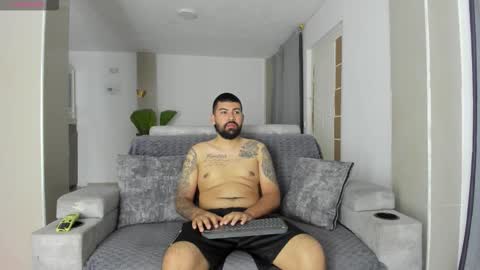 Jlozada05 online show from February 23, 4:32 am