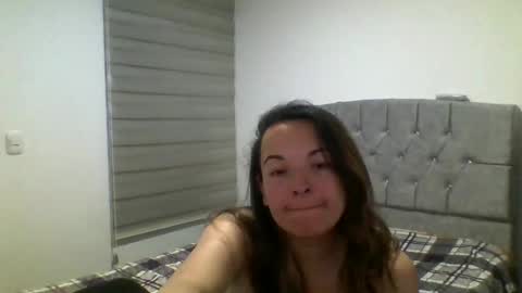 dulcesherpard online show from September 26, 2:37 am