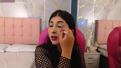 Snapshot of dulciinea_07 chatting on October 17, 3:10 am Abril Cruz online show from October 17, 3:10 am
