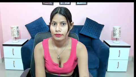 Snapshot of dumble_doree chatting on December 19, 7:18 am dumble_doree online show from December 19, 7:18 am