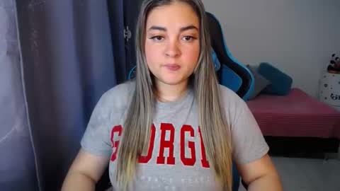 Nicole   online show from December 14, 9:56 pm