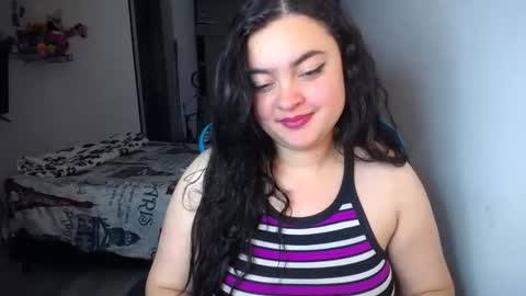 Nicole   online show from September 19, 6:37 am