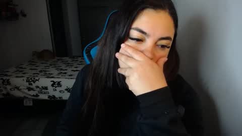 Nicole   online show from October 10, 1:48 am