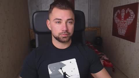 Snapshot of duncanstones chatting on December 6, 3:33 pm DuncanStone online show from December 6, 3:33 pm