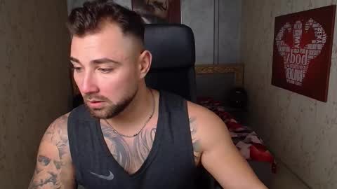 Snapshot of duncanstones chatting on December 10, 11:43 am DuncanStone online show from December 10, 11:43 am