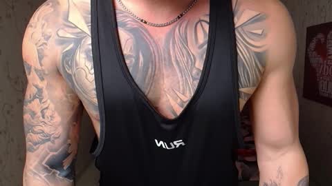 Snapshot of duncanstones chatting on December 12, 4:32 pm DuncanStone online show from December 12, 4:32 pm