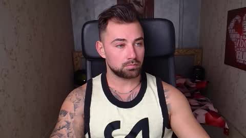 Snapshot of duncanstones chatting on December 17, 10:34 am DuncanStone online show from December 17, 10:34 am