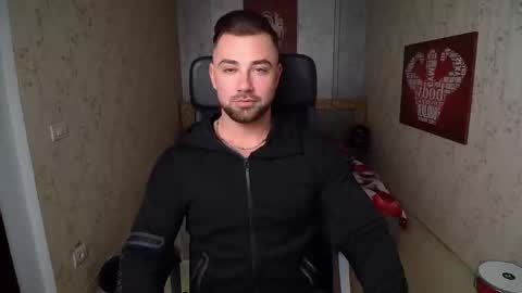 Snapshot of duncanstones chatting on December 19, 11:07 am DuncanStone online show from December 19, 11:07 am