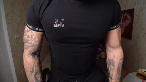 Snapshot of duncanstones chatting on December 21, 2:15 pm DuncanStone online show from December 21, 2:15 pm