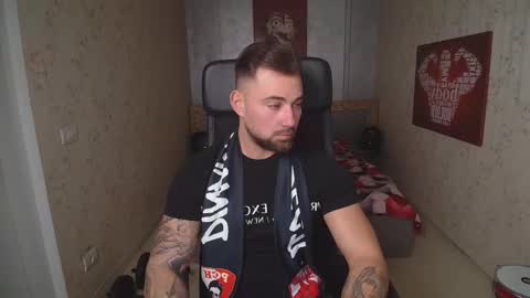 Snapshot of duncanstones chatting on December 22, 11:54 am DuncanStone online show from December 22, 11:54 am