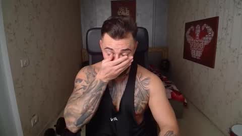 Snapshot of duncanstones chatting on December 25, 7:46 am DuncanStone online show from December 25, 7:46 am