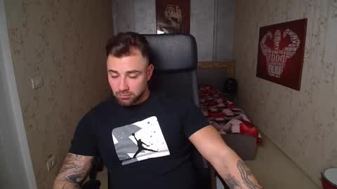 Snapshot of duncanstones chatting on December 27, 5:26 pm DuncanStone online show from December 27, 5:26 pm