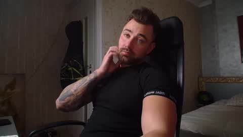 Snapshot of duncanstones chatting on January 4, 7:44 pm DuncanStone online show from January 4, 7:44 pm