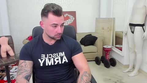 Snapshot of duncanstones chatting on January 10, 8:07 am DuncanStone online show from January 10, 8:07 am