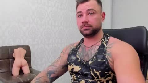 Snapshot of duncanstones chatting on January 14, 4:15 am DuncanStone online show from January 14, 4:15 am