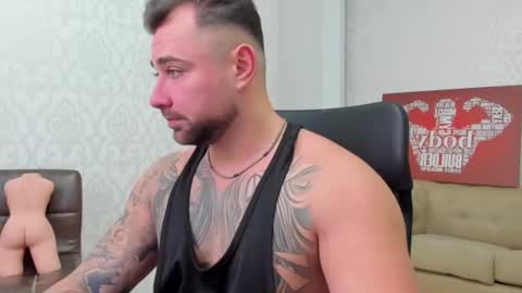 Snapshot of duncanstones chatting on January 16, 10:42 am DuncanStone online show from January 16, 10:42 am