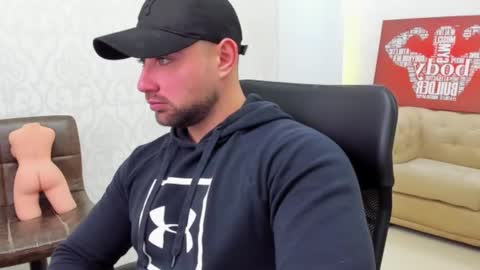 Snapshot of duncanstones chatting on January 17, 1:46 pm DuncanStone online show from January 17, 1:46 pm