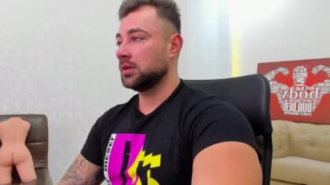 Snapshot of duncanstones chatting on January 22, 5:59 am DuncanStone online show from January 22, 5:59 am