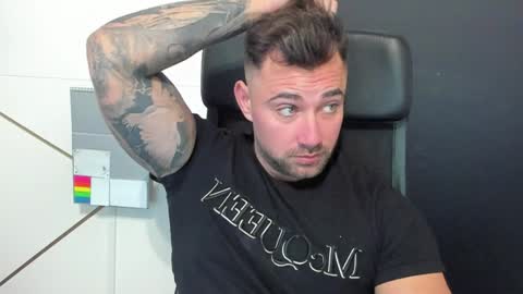 Snapshot of duncanstones chatting on February 8, 7:37 am DuncanStone online show from February 8, 7:37 am