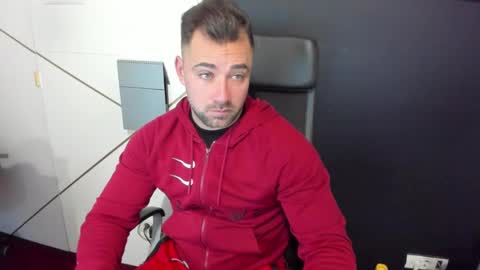 Snapshot of duncanstones chatting on February 24, 5:11 am DuncanStone online show from February 24, 5:11 am