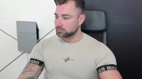 Snapshot of duncanstones chatting on February 27, 11:31 am DuncanStone online show from February 27, 11:31 am