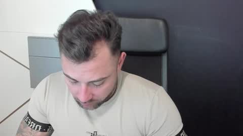 Snapshot of duncanstones chatting on February 27, 2:32 pm DuncanStone online show from February 27, 2:32 pm