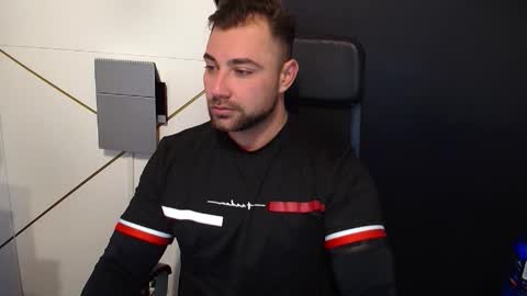 Snapshot of duncanstones chatting on September 19, 4:14 am DuncanStone online show from September 19, 4:14 am