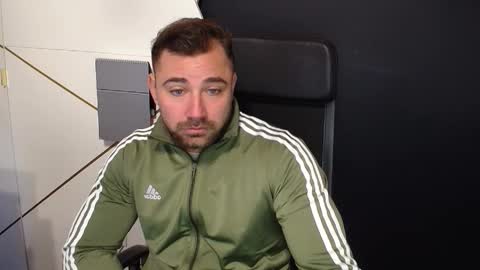 Snapshot of duncanstones chatting on September 23, 4:26 am DuncanStone online show from September 23, 4:26 am