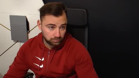 Snapshot of duncanstones chatting on October 14, 3:51 am DuncanStone online show from October 14, 3:51 am