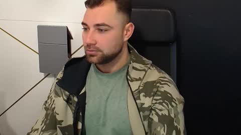 Snapshot of duncanstones chatting on October 19, 4:24 am DuncanStone online show from October 19, 4:24 am