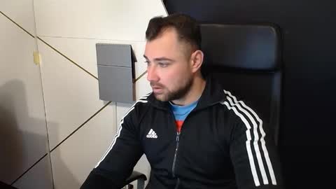 Snapshot of duncanstones chatting on November 11, 6:02 am DuncanStone online show from November 11, 6:02 am