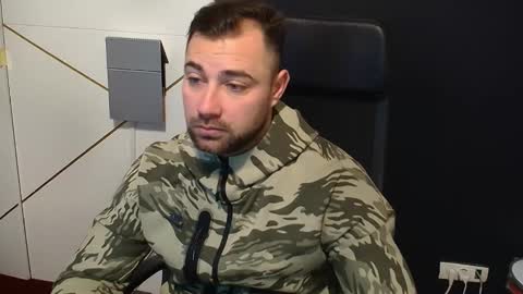 Snapshot of duncanstones chatting on November 19, 5:29 am DuncanStone online show from November 19, 5:29 am