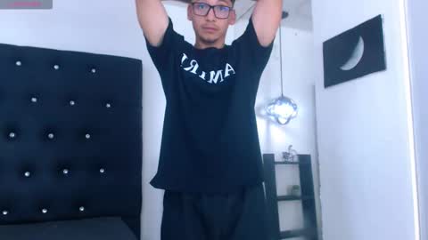 Snapshot of dunkan_snow chatting on December 17, 6:47 pm Dunkan online show from December 17, 6:47 pm