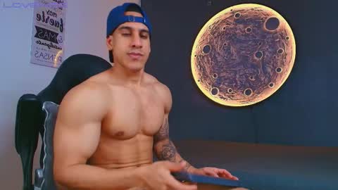 duran_dhikol1 online show from April 21, 2:51 am