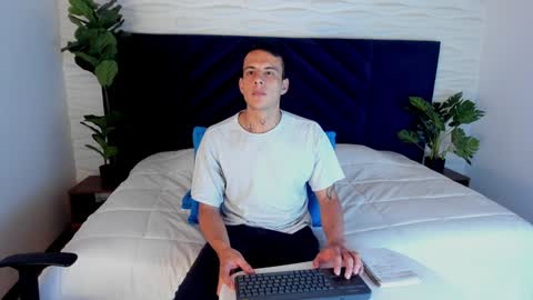 Dustin Sonne online show from January 28, 9:30 am