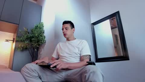 Dustin Sonne online show from February 11, 6:30 am