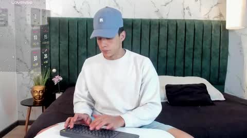 Dustin Sonne online show from February 14, 3:22 am