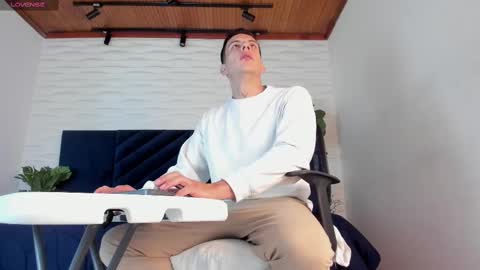 Dustin Sonne online show from March 4, 3:44 am