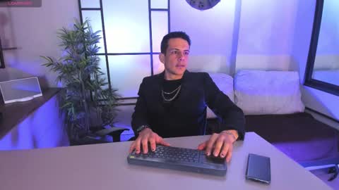 Dustin Sonne online show from November 19, 4:01 am