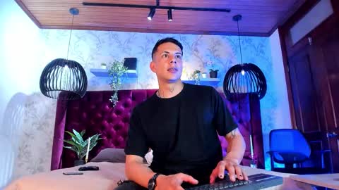 Dustin Sonne online show from November 30, 4:05 am