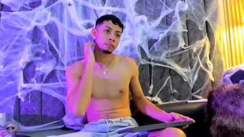 Snapshot of dustinandjordan chatting on October 9, 5:38 am dustinandjordan online show from October 9, 5:38 am