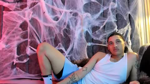 Snapshot of dustinandjordan chatting on October 11, 5:28 am dustinandjordan online show from October 11, 5:28 am