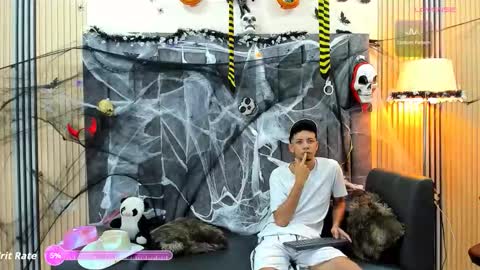 Snapshot of dustinandjordan chatting on October 19, 4:57 am dustinandjordan online show from October 19, 4:57 am