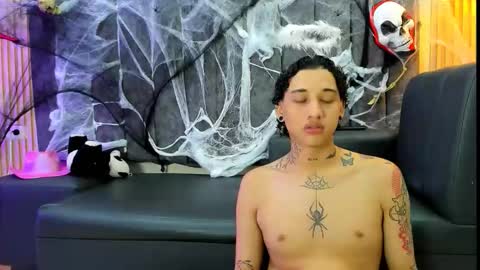 Snapshot of dustinandjordan chatting on October 22, 5:30 am dustinandjordan online show from October 22, 5:30 am