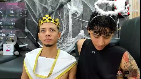 Snapshot of dustinandjordan chatting on October 25, 6:43 am dustinandjordan online show from October 25, 6:43 am