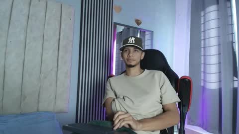 Snapshot of dustinandjordan chatting on November 22, 12:04 pm dustinandjordan online show from November 22, 12:04 pm