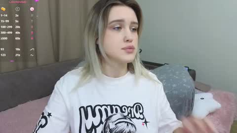 Snapshot of dusyastar chatting on February 12, 12:33 pm Dusya online show from February 12, 12:33 pm