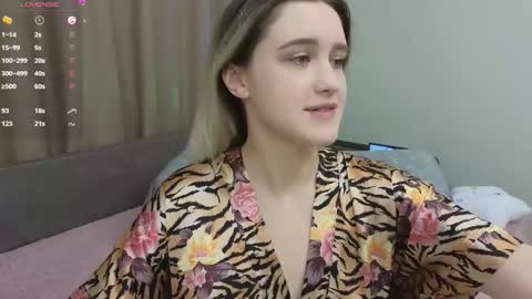 Snapshot of dusyastar chatting on February 23, 10:17 am Dusya online show from February 23, 10:17 am